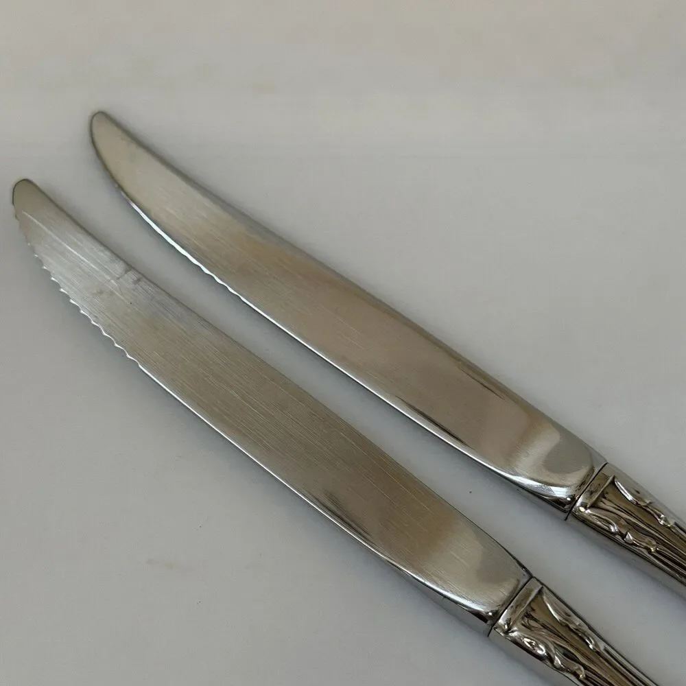 2pc Oneida Plantation Betty Crocker Steak Knives 9 1/8” Stainless Community